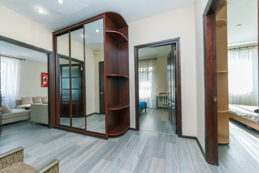 Apartments On Besarabka Kyiv Exterior photo