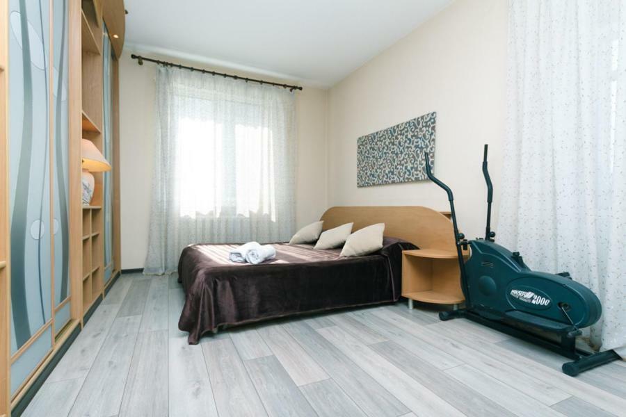 Apartments On Besarabka Kyiv Exterior photo